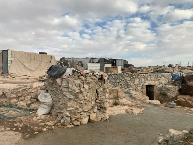 Cuevas como último refugio para los palestinos en Masafer Yatta